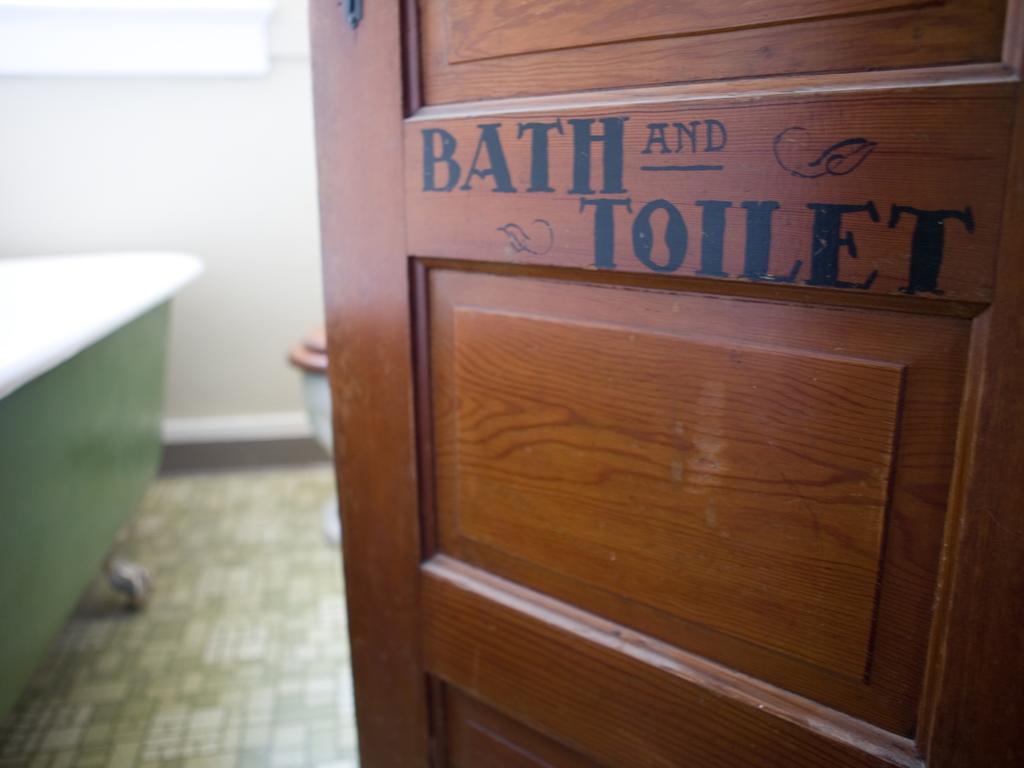 Balch Hotel Dufur エクステリア 写真
