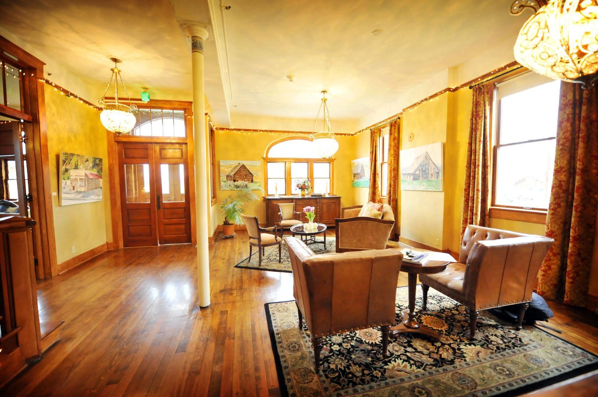 Balch Hotel Dufur エクステリア 写真