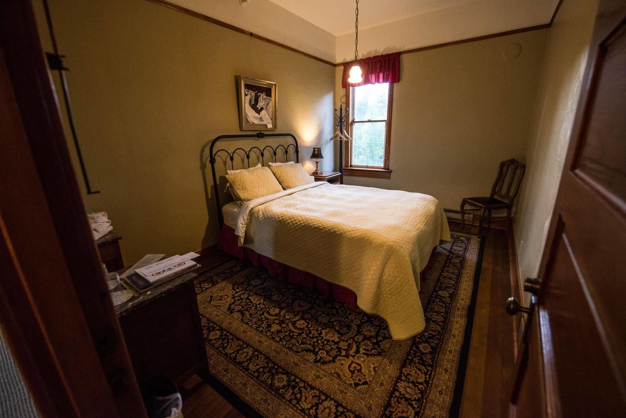 Balch Hotel Dufur エクステリア 写真