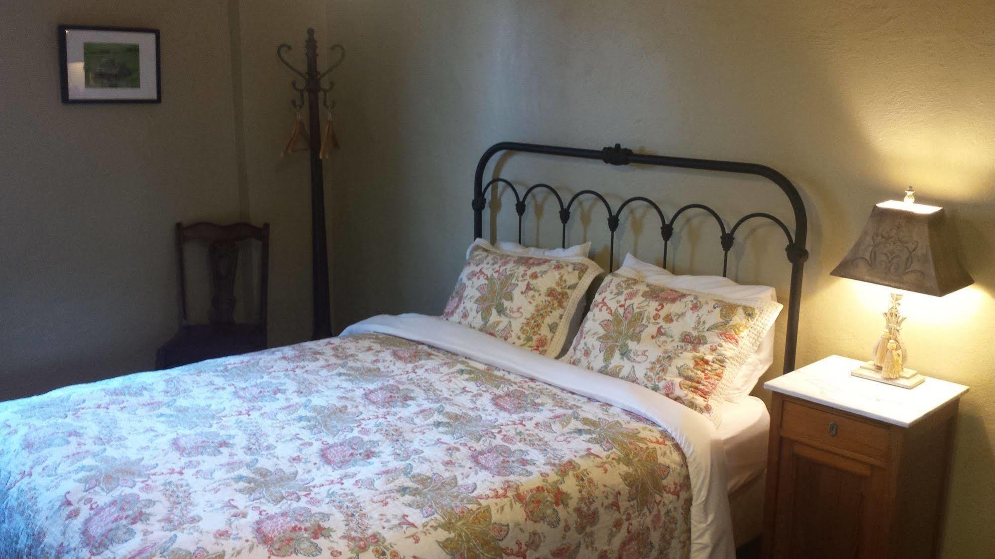 Balch Hotel Dufur エクステリア 写真